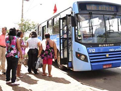 A prefeitura justifica que o contrato de concessão da operação de transporte coletivo de passageiros, foi firmado em 2007 e o preço da tarifa permanecia o mesmo -