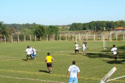 Bola começa a rolar em Arapuá, amanhã, às 8h -