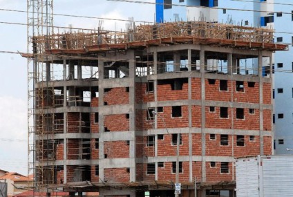 Vendas do comércio varejista da construção civil registraram de janeiro a abril expansão de 4% - Antônio Cruz/Agência Brasil