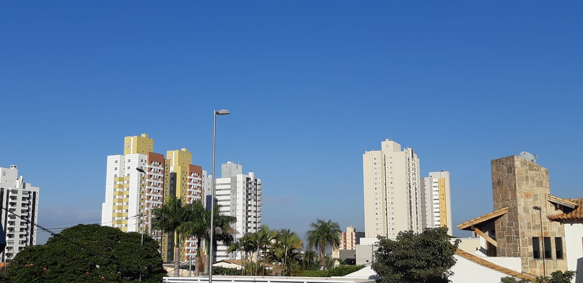 Em Campo Grande, a quarta-feira amanheceu com céu com poucas nuvens - Dayanne Faquetti