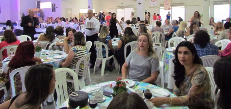 Evento arrecada recursos para lar de idosos - Luciana Pereira Vinhal