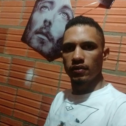 Bruno foi morto a tiros perto da casa onde morava com o pai - Álbum de família