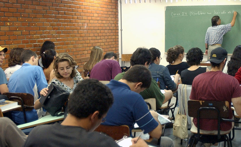 Fies concede financiamento a estudantes em cursos superiores não gratuitos - Divulgação/Agência Brasil