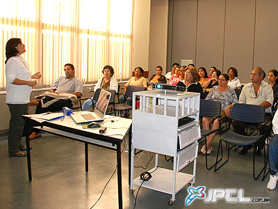 Consultores do Sebrae se propuseram avaliar artesanato para torná-lo mais competitivo -