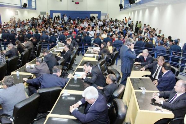 Câmara de Campo Grande realiza sessão histórica -