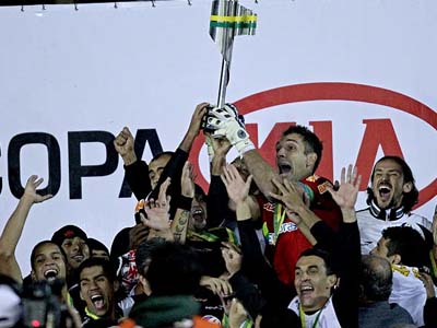 Depois de dez anos, o Vasco garante vaga para a Copa de Libertadores - Depois de dez anos, o Vasco garante vaga para a Copa de Libertadores -