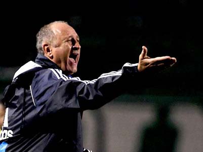 Tranquilo na entrevista, Felipão ainda afirmou que não se importa com as críticas feitas pelo jogador -