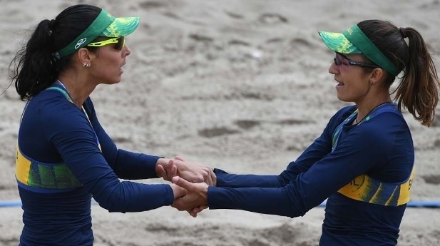 A dupla brasileira Agatha e Barbara conquistou a quinta medalha de prata do Brasil - Reprodução/Internet