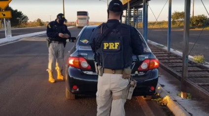27 motoristas foram flagrados em fiscalizações com o etilômetro; 7 motoristas foram presos - PRF/Secom
