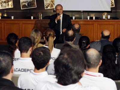 141 novos alunos participam da aula magna - 141 novos alunos participam da aula magna -