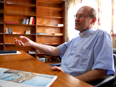 Bispo da diocese de Três Lagoas, dom José Moreira Bastos Neto, acredita que os altos índices de violência e de criminalidade só irão ser contidos com a evangelização e a diminuição das desigualdades sociais -