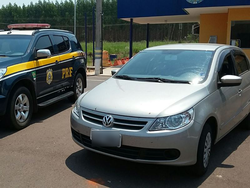 Carro clonado foi apreendido pela PRF na BR-262 - Divulgação/PRF Carro clonado foi apreendido pela PRF na BR-262 - Divulgação/PRF