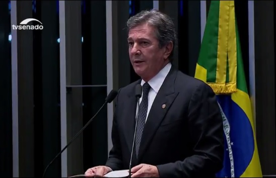 Fernando Collor comparou sua saída do governo ao impeachment de Dilma - Reprodução/TV Senado