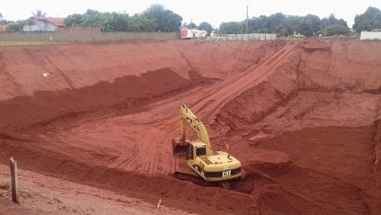Piscinão – sistema de capitação de águas pluviais - em construção no bairro Vila Alegre - Ana Cristina/JP