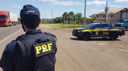 21 motoristas foram flagrados em fiscalizações com o etilômetro; 10 motoristas foram presos - Agência PRF