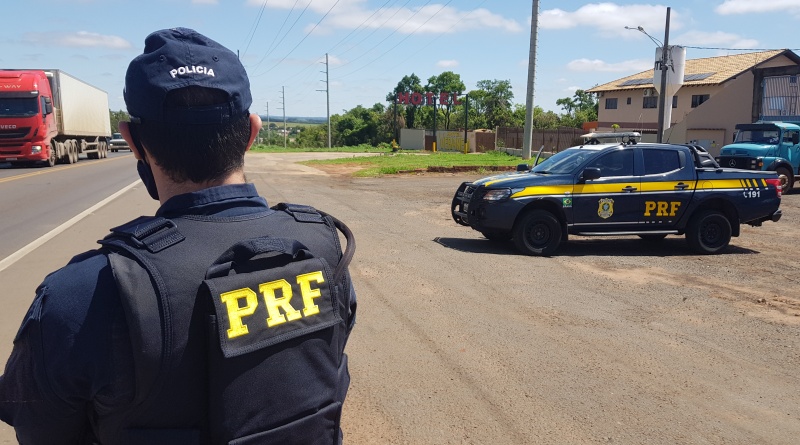 21 motoristas foram flagrados em fiscalizações com o etilômetro; 10 motoristas foram presos - Agência PRF