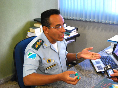 Tenente-coronel Washington Geraldo de Oliveira critica a Lei do Desarmamento -