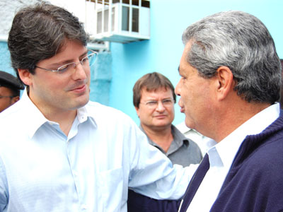 Juiz Eduardo Floriano Almeida informa ao governador André Puccinelli sobre decisão de interdição da Unei -