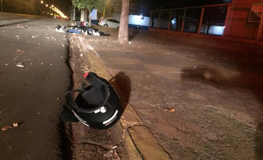 Mulher de 23 anos pilotava moto e teria perdido o controle, em avenida. - Arquivo/JPNEWS