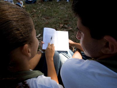 Apenas um a cada quatro brasileiros tem capacidade plena de leitura, escrita e de matemática -