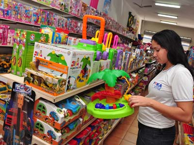 Os três-lagoenses gastarão, em média, R$ 109. A preferência do consumidor é pelos brinquedos -
