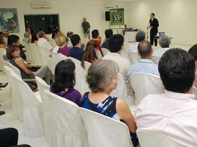 A idéia é trabalhar com uma linha total de crédito da ordem de R$ 100 milhões -