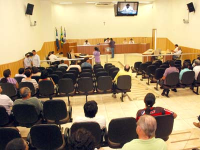 Os vereadores de Três Lagoas realizaram sessão extraordinária, nesta sexta-feira, para analisar 21 projetos de lei -