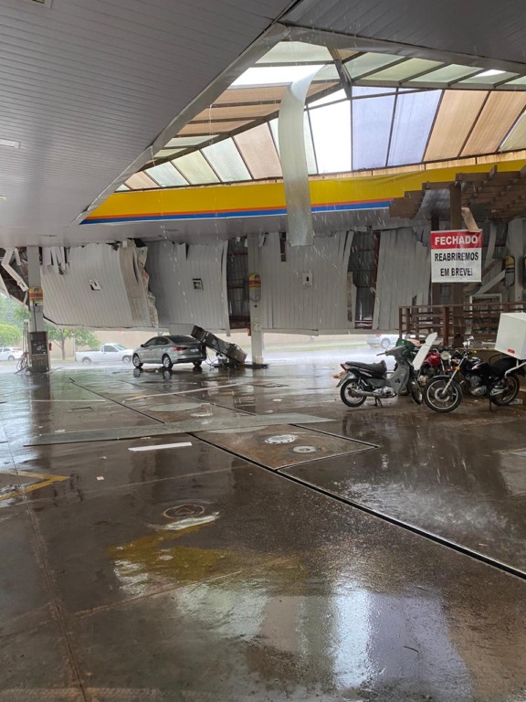 Teto desabou durante temporal, mas até o momento, não registro de feridos - Divulgação/MuralPautaseFontes