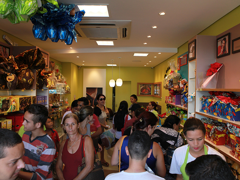 Lojas começam a funcionar à noite nesta segunda-feira, dia 12 - Arquivo/jp