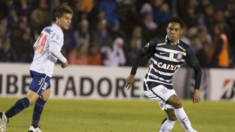 Elias em ação na partida de quarta-feira contra o Nacional - Daniel Augusto Jr./Corinthians