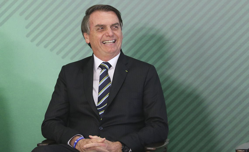 Jair Bolsonaro assinou nesta manhã vários instrumentos de mudanças e novas políticas para o país - Valter Campanato/Agência Brasil