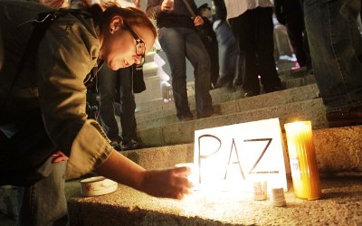 Manifestantes pediam paz e mudanças no país em protesto na Cidade do México (27/8) - Manifestantes pediam paz e mudanças no país em protesto na Cidade do México (27/8) -
