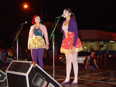 Noite de Talentos volta à sua programação normal, com apresentação de artistas populares -