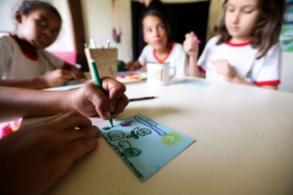 Turmas da rede pública têm mais alunos e passam menos tempo na escola - Reprodução/Agência Brasil
