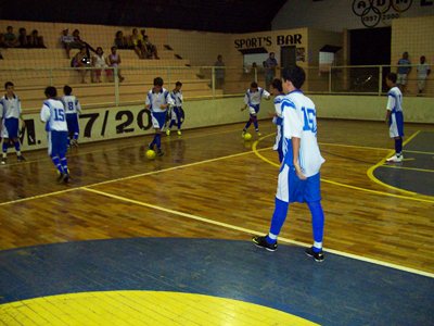Torneio tem equipes formadas por estudantes e não estudantes -