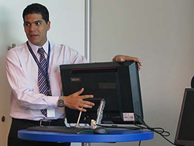 Max Ricci, gerente de produtos da Lenovo, -