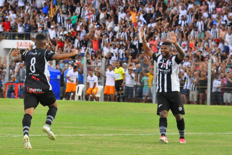 Atletas do Corumbaense comemoram gol sobre o Operário - Divulgação Atletas do Corumbaense comemoram gol sobre o Operário - Divulgação