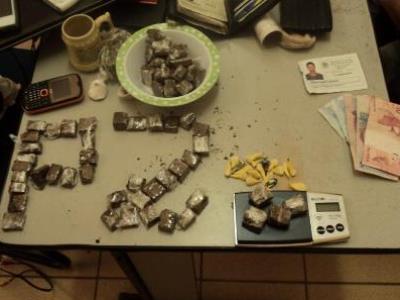 Entre as drogas apreendidas estão: maconha, crack e cocaína -