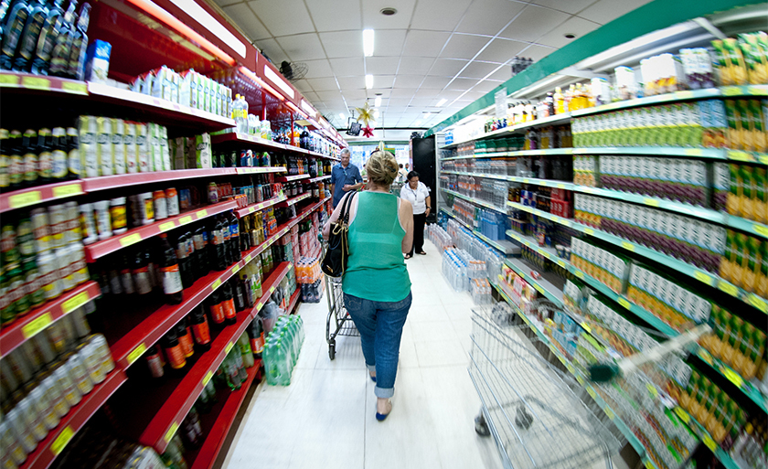 Arquivo/ABr - Brasil tem cerca de 89 mil supermercados, com mais de 1,8 milhão de  empregados