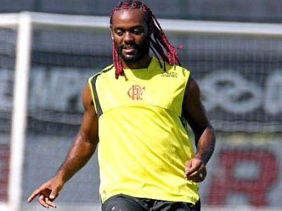 Love deseja permanecer no Flamengo -