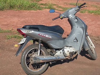Motocicleta furtada foi levada para a Depac e será entregue ao seu proprietário - Divulgação/PRF