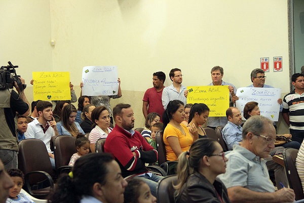 Comerciantes foram à sessão da Câmara desta terça-feira pedir alteração no serviço  - JJCaju/CMTLS