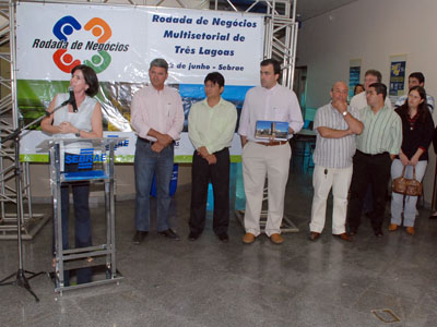 Prefeita Márcia discursando no evento -