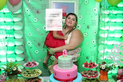Mulher teria sofrido complicações após uma cirurgia no estômago - Reprodução/Facebook