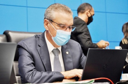 Correa > Recondução garantida pela maioria - Luciana Nassar