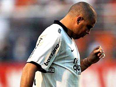 Ronaldo ainda quer ser campeão da Libertadores antes de se aposentar - Ronaldo ainda quer ser campeão da Libertadores antes de se aposentar -