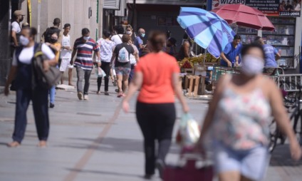 Cerca de 1 milhão de pessoas, entre trabalhadores e aposentados, devem receber o benefício no Estado - Tomaz Silva/Agência Brasil