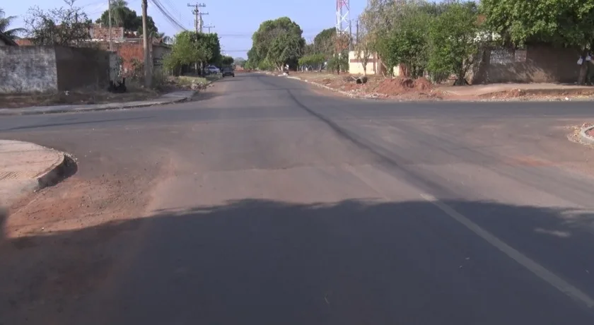 A rua Benedito Rodrigues Montalvão está sem qualquer tipo de sinalização em vários trechos