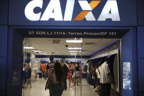 Trabalhadores podem aproveitar este sábado (13) para sacar o FGTS inativo nas agências da Caixa Econômica - José Cruz/Arquivo/Agência Brasil