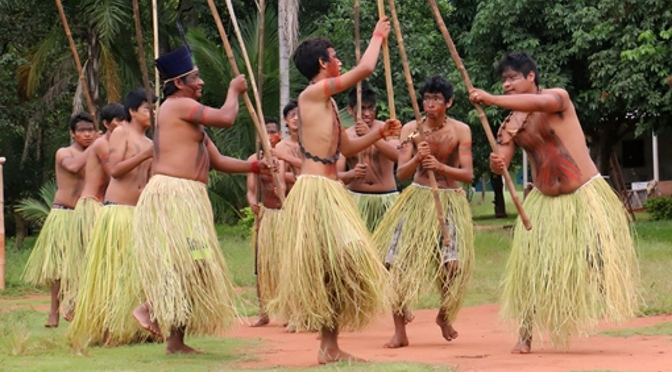 Apresentações culturais serão uma dança executada pelo grupo Kinikinau Cultural e a exibição do curta “A dança do bate-pau” - Leca/